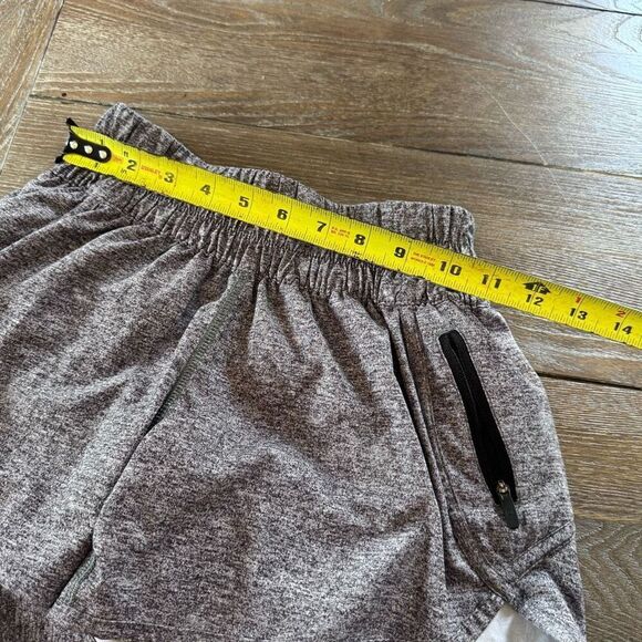 Lululemon Tracker Short V 4" Heather Lux Multi Black / Black Size 4 - Picture 7 of 9